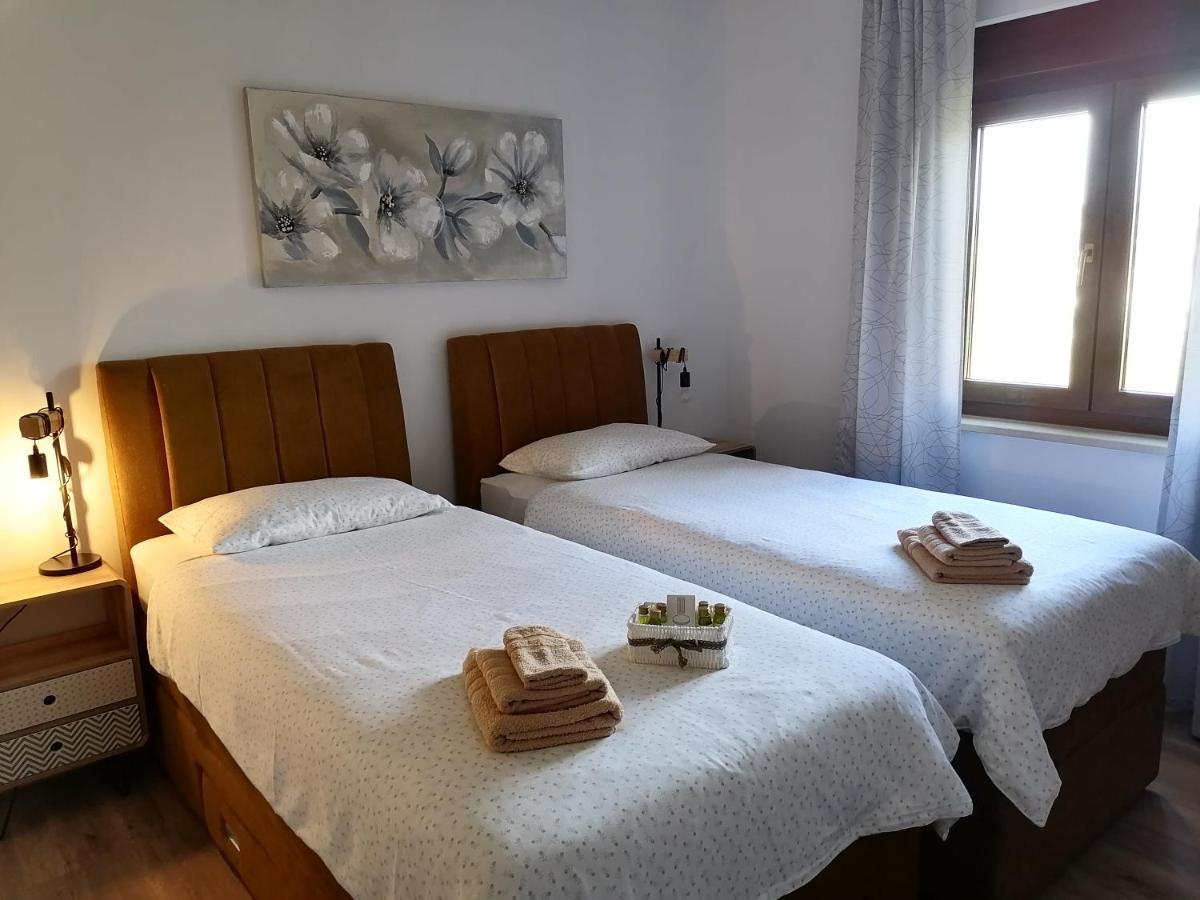 Apartment Grbin Pula Bagian luar foto
